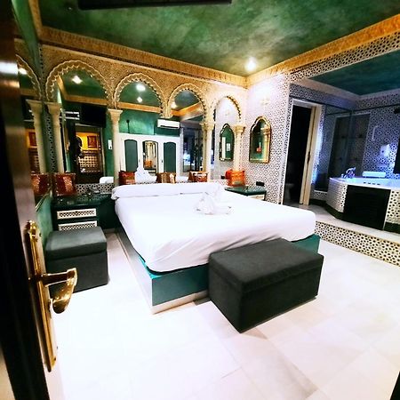 Hostal Avenida Andalucia - Solo Adultos Sevilla Buitenkant foto
