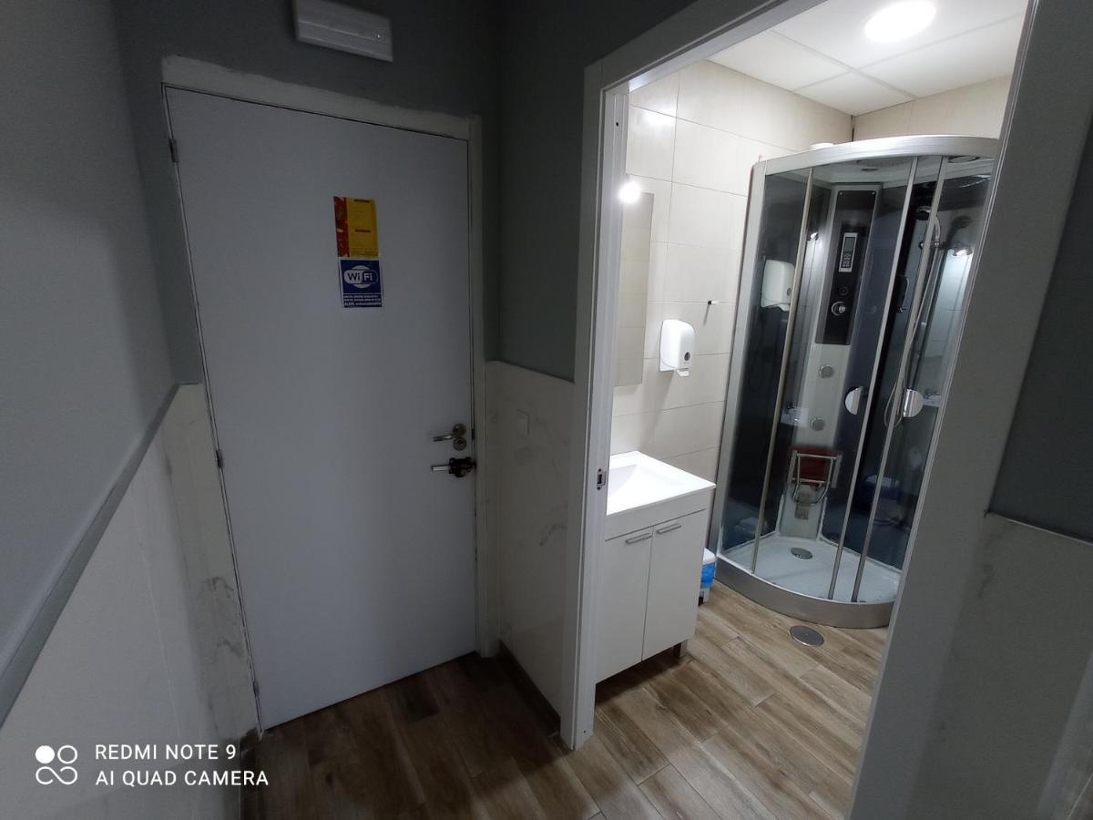 Hostal Avenida Andalucia - Solo Adultos Sevilla Buitenkant foto