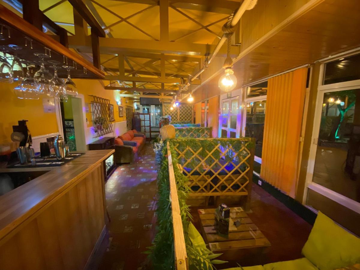 Hostal Avenida Andalucia - Solo Adultos Sevilla Buitenkant foto