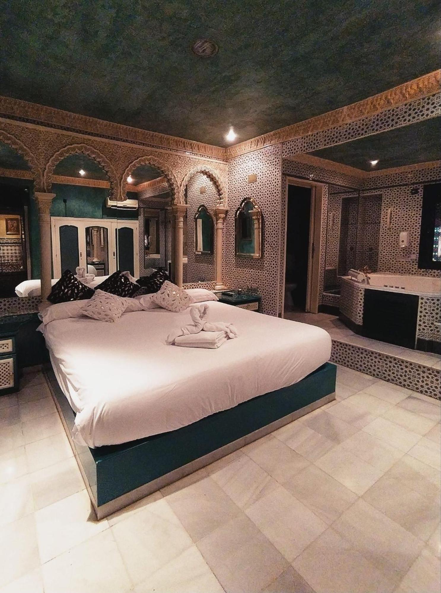Hostal Avenida Andalucia - Solo Adultos Sevilla Buitenkant foto
