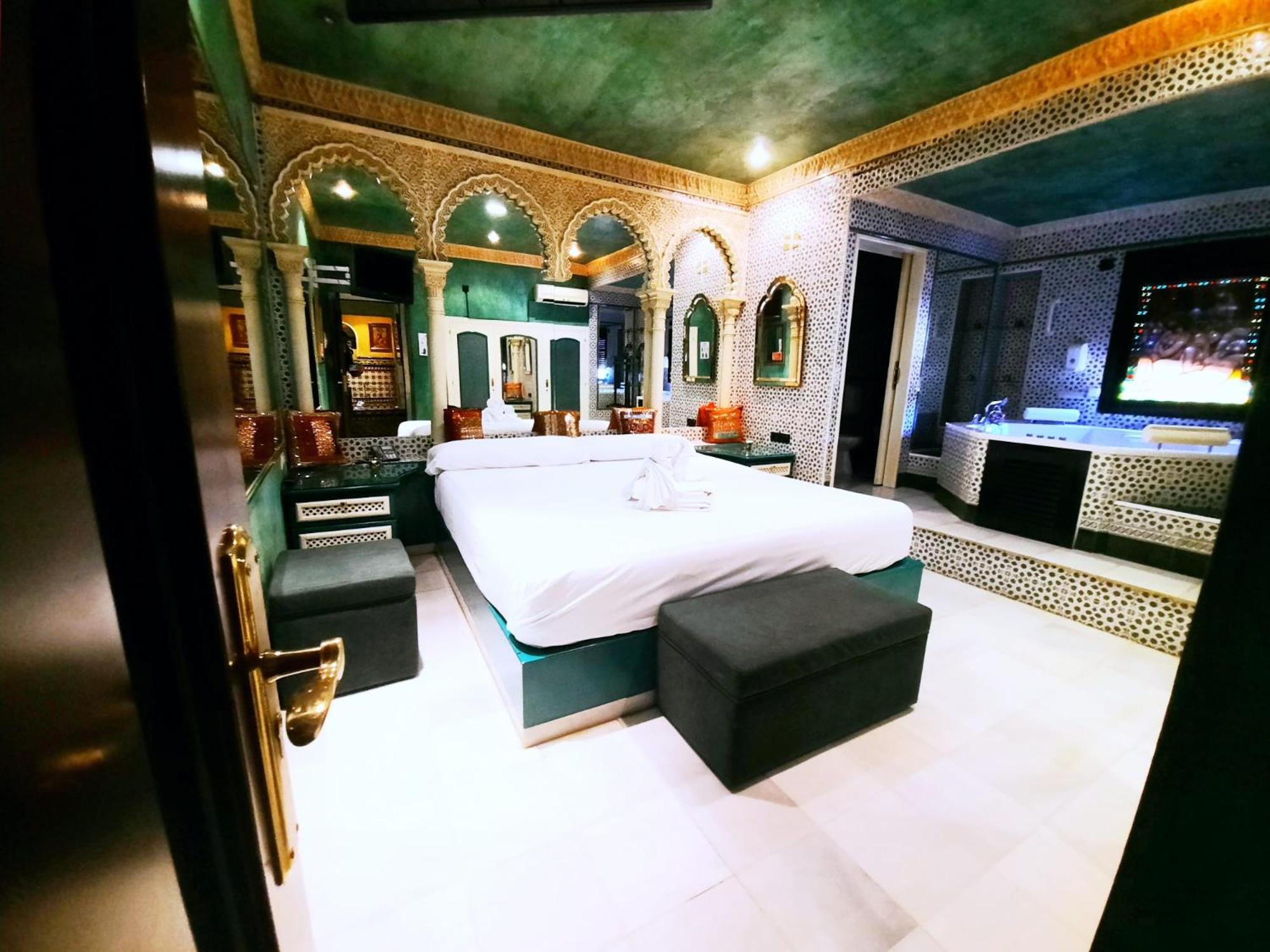 Hostal Avenida Andalucia - Solo Adultos Sevilla Buitenkant foto