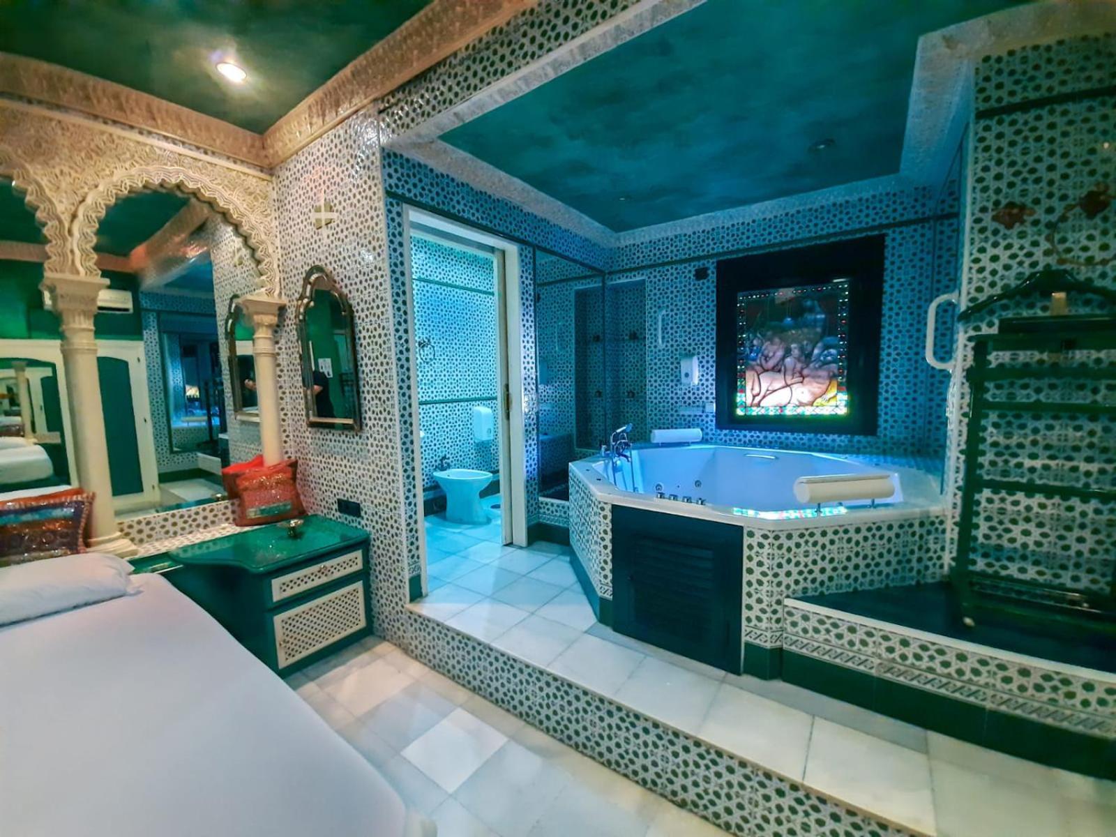 Hostal Avenida Andalucia - Solo Adultos Sevilla Buitenkant foto