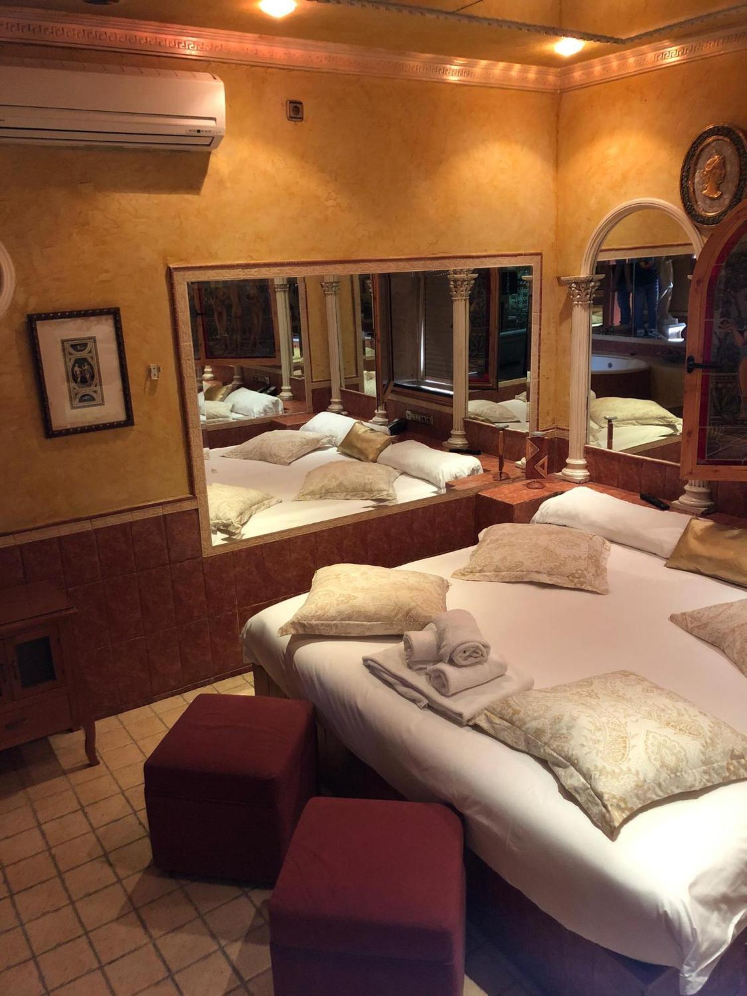 Hostal Avenida Andalucia - Solo Adultos Sevilla Buitenkant foto