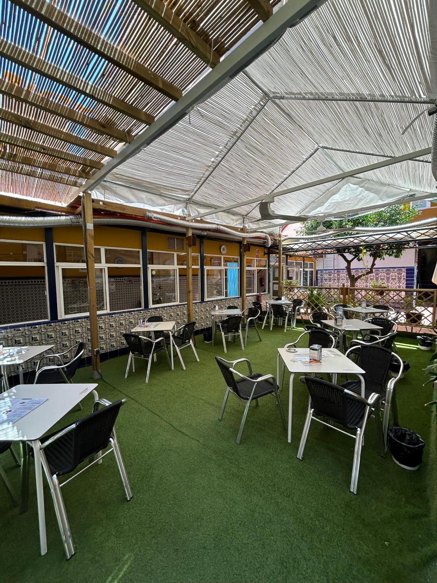 Hostal Avenida Andalucia - Solo Adultos Sevilla Buitenkant foto