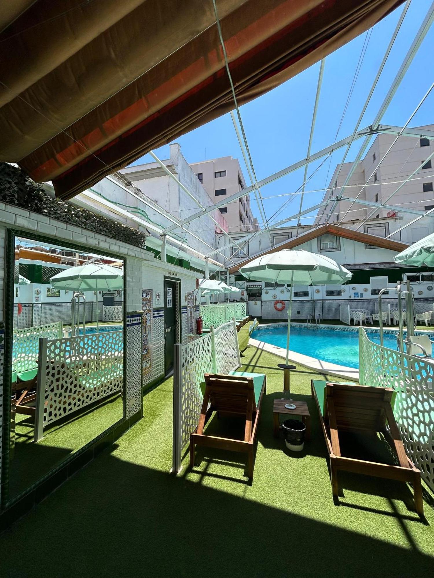 Hostal Avenida Andalucia - Solo Adultos Sevilla Buitenkant foto