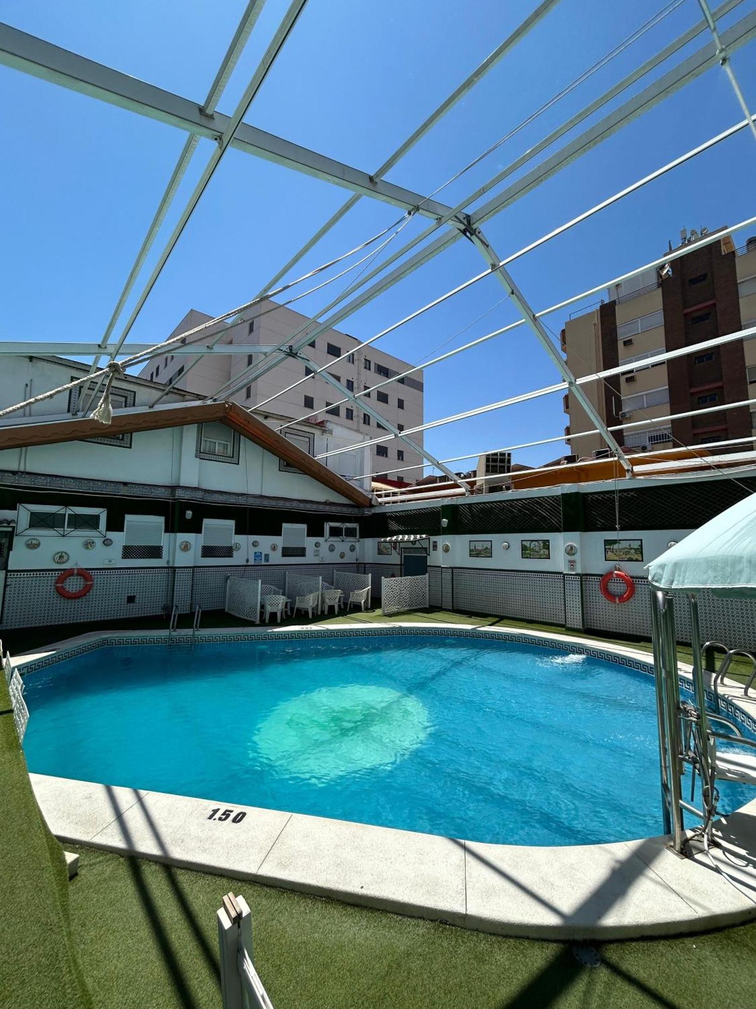 Hostal Avenida Andalucia - Solo Adultos Sevilla Buitenkant foto