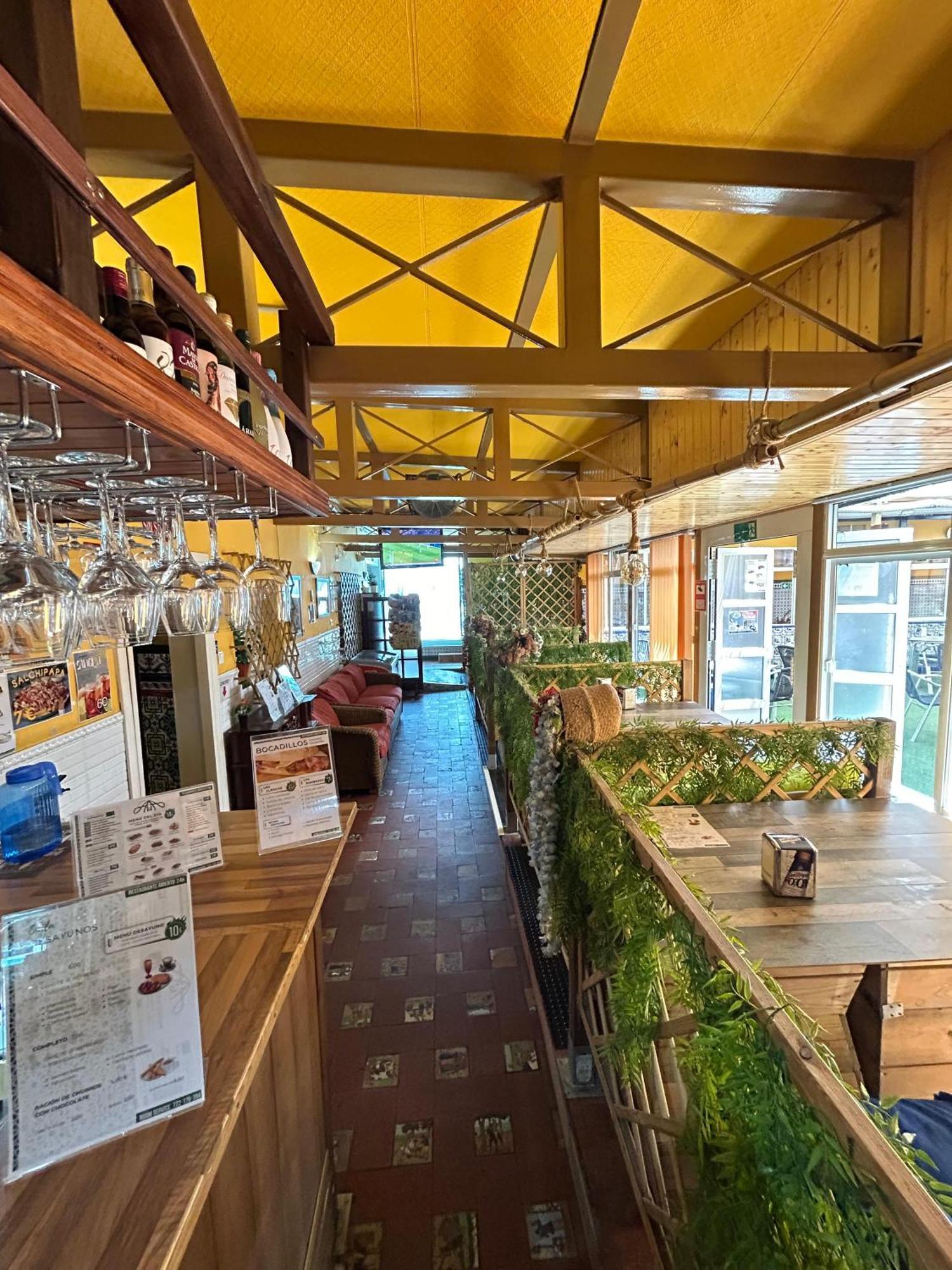 Hostal Avenida Andalucia - Solo Adultos Sevilla Buitenkant foto