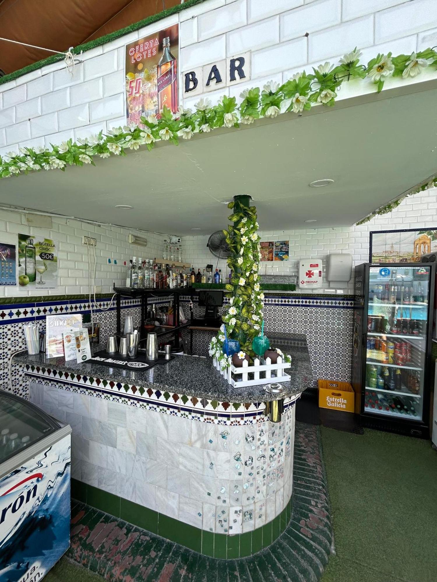 Hostal Avenida Andalucia - Solo Adultos Sevilla Buitenkant foto
