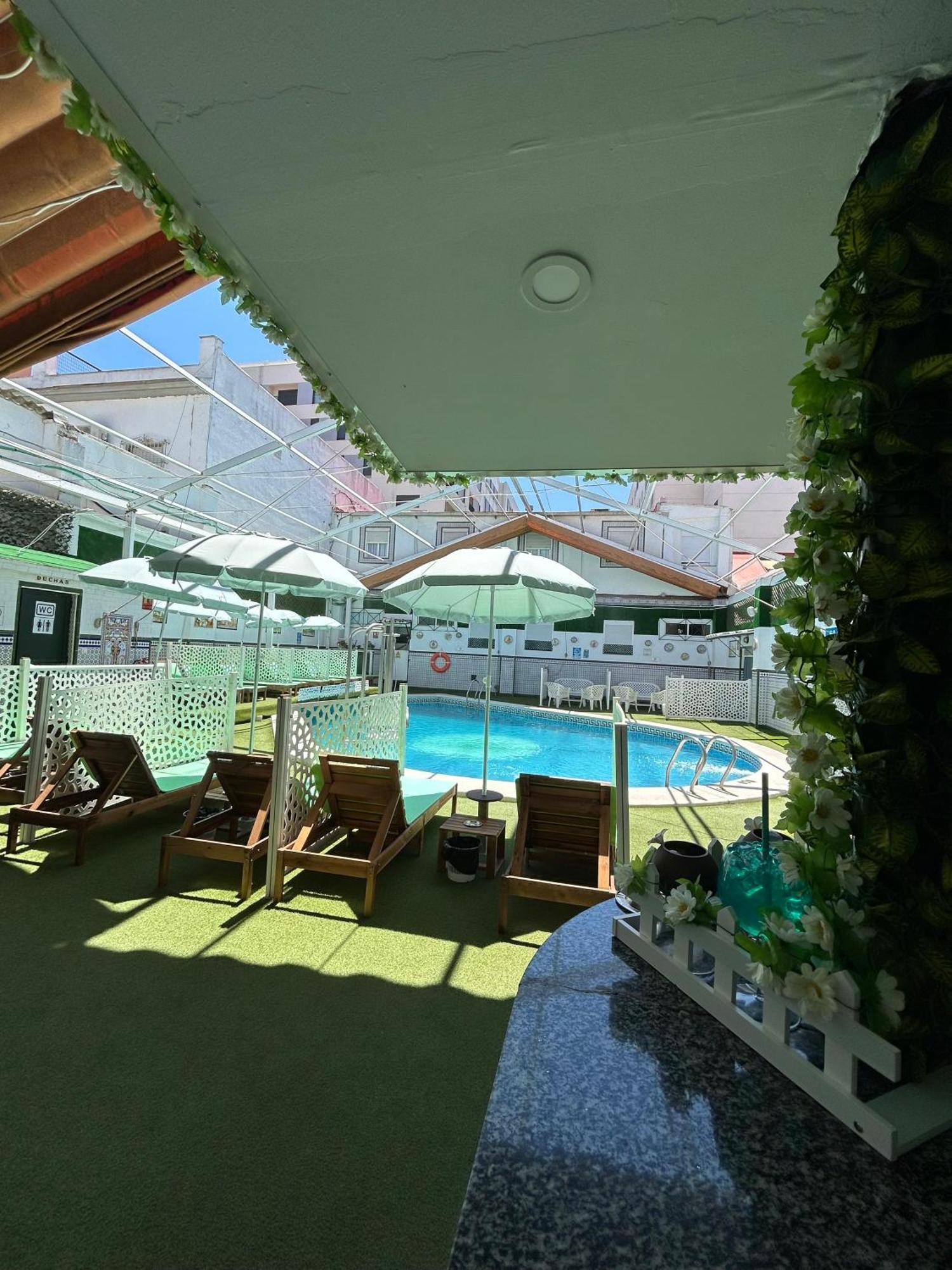 Hostal Avenida Andalucia - Solo Adultos Sevilla Buitenkant foto