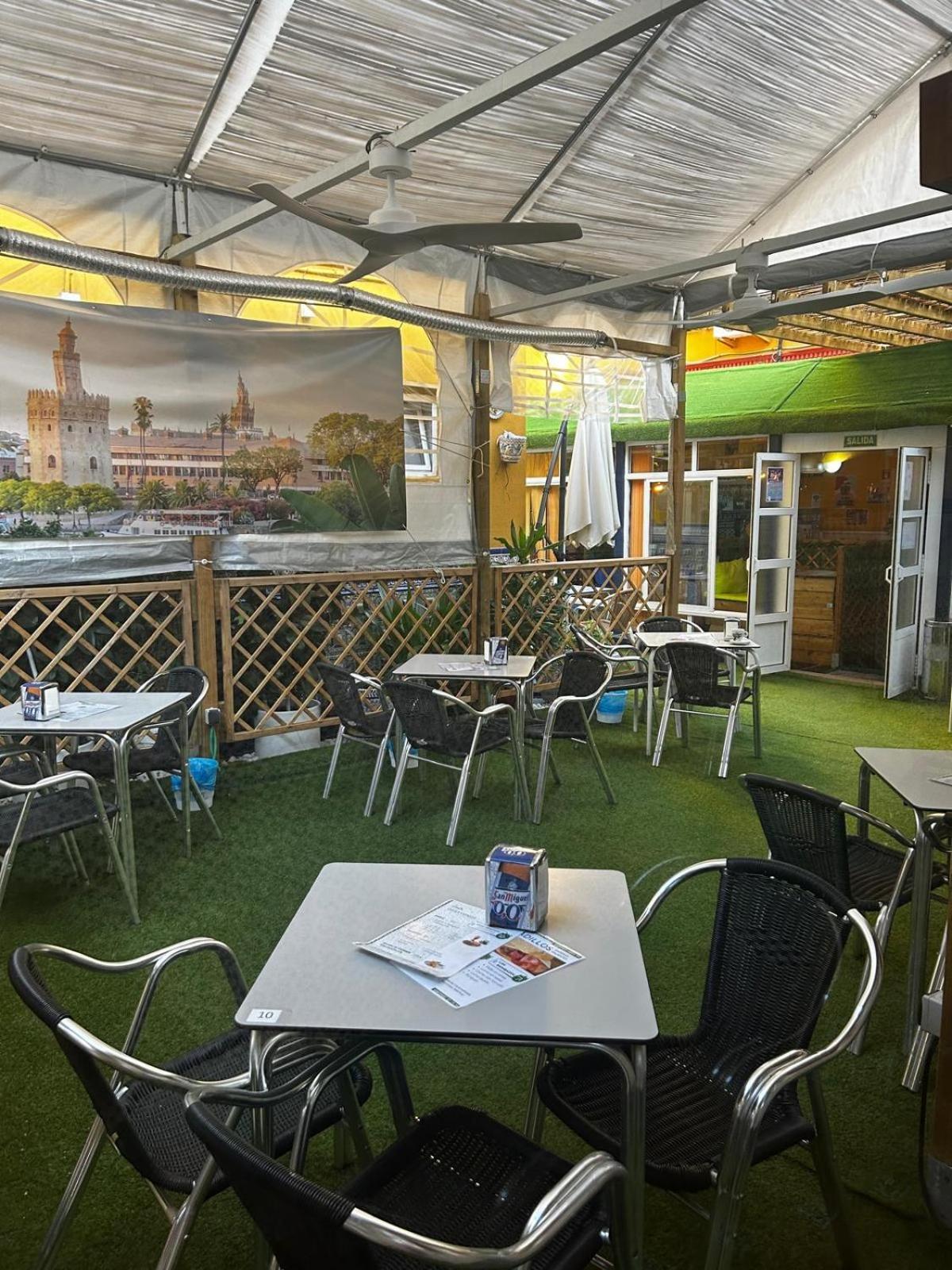 Hostal Avenida Andalucia - Solo Adultos Sevilla Buitenkant foto