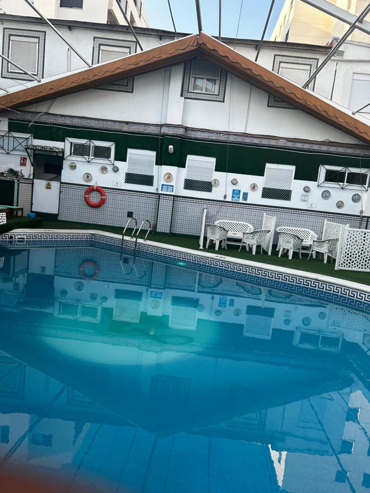 Hostal Avenida Andalucia - Solo Adultos Sevilla Buitenkant foto