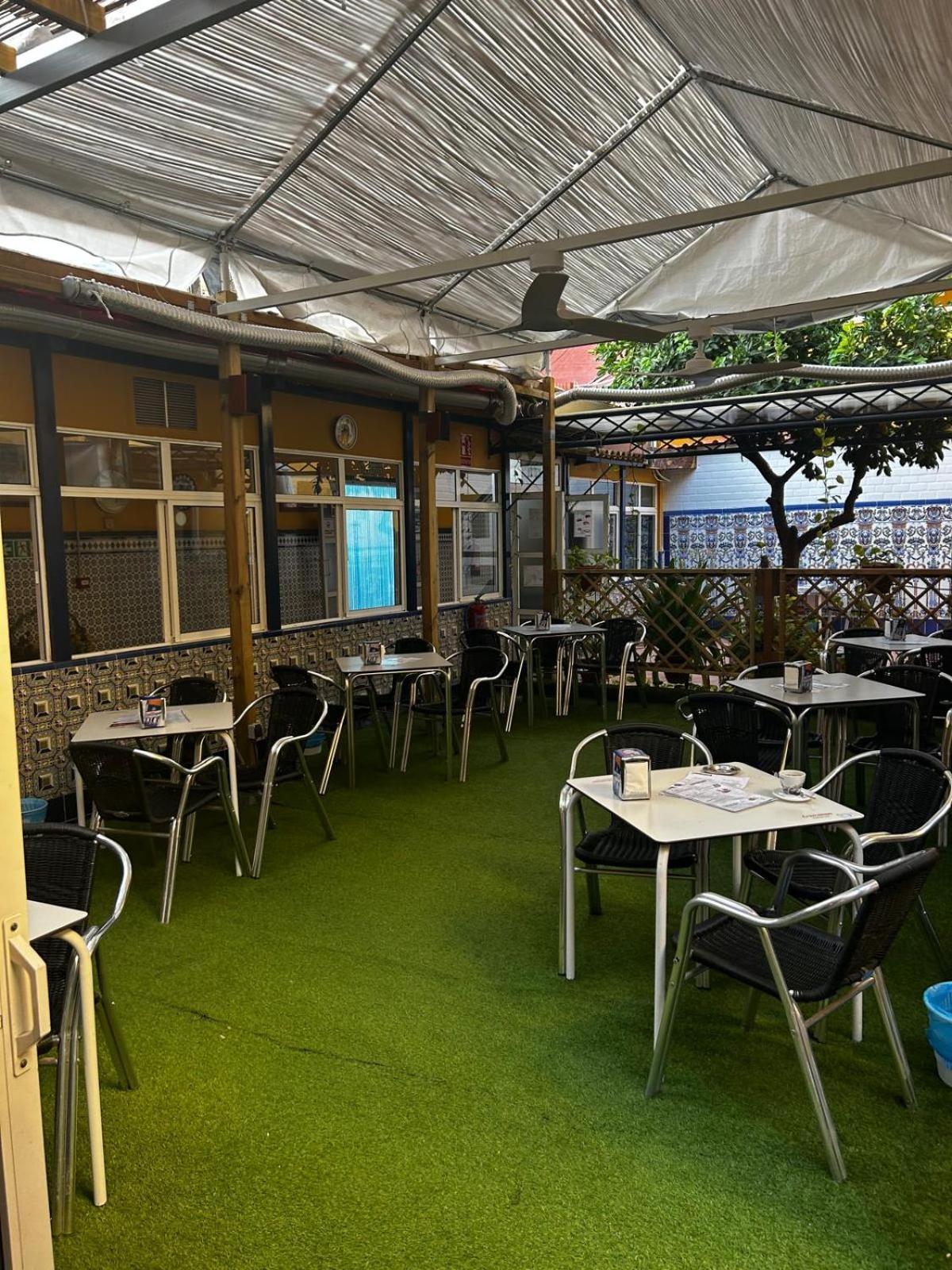 Hostal Avenida Andalucia - Solo Adultos Sevilla Buitenkant foto