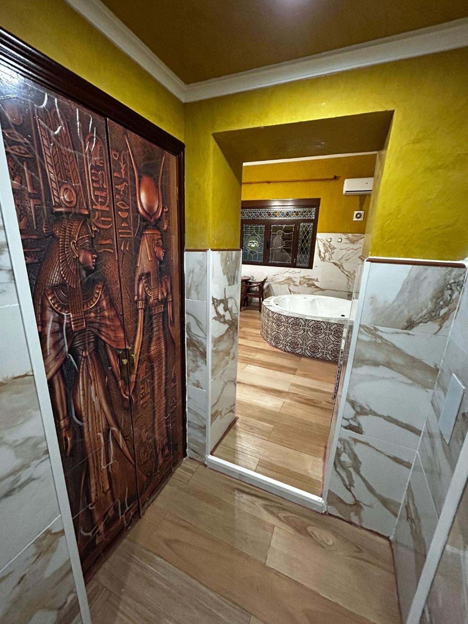 Hostal Avenida Andalucia - Solo Adultos Sevilla Buitenkant foto