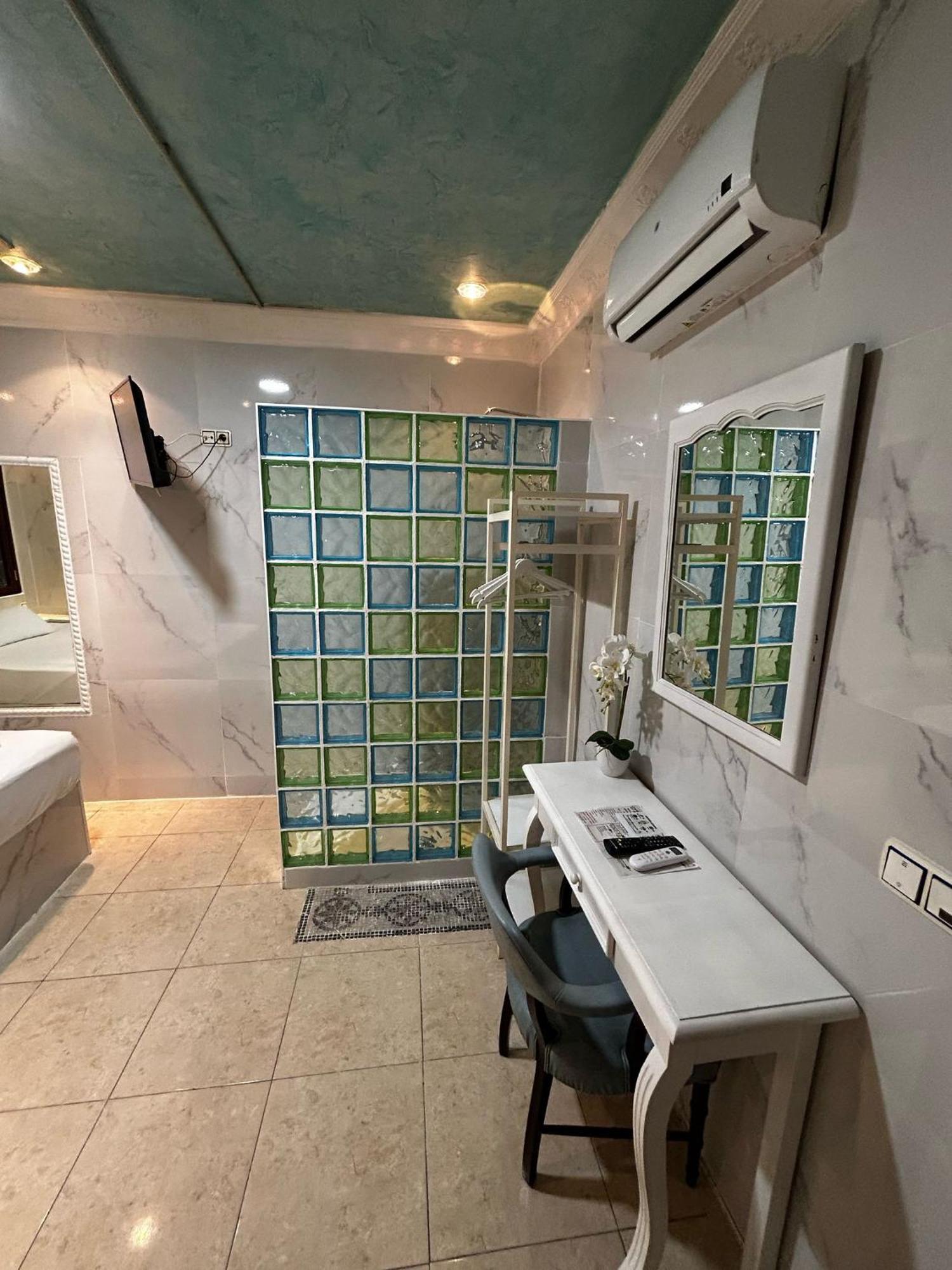 Hostal Avenida Andalucia - Solo Adultos Sevilla Buitenkant foto
